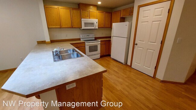 Building Photo - 3 br, 2 bath House - 4600 84th Street NE -...
