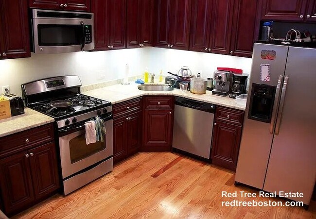 Building Photo - 1089 Beacon St