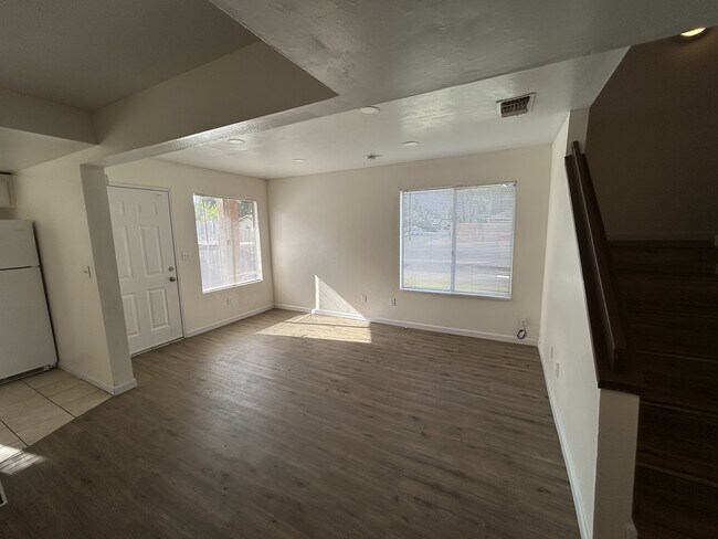 Sala de estar - 7913 S Laurelglen Blvd