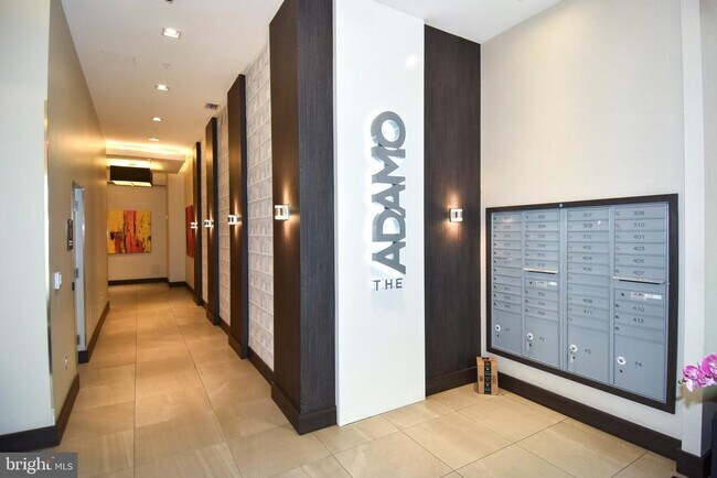 Foto del edificio - 1794 Lanier Pl NW