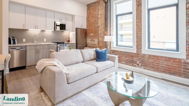 Building Photo - 425 20th St S