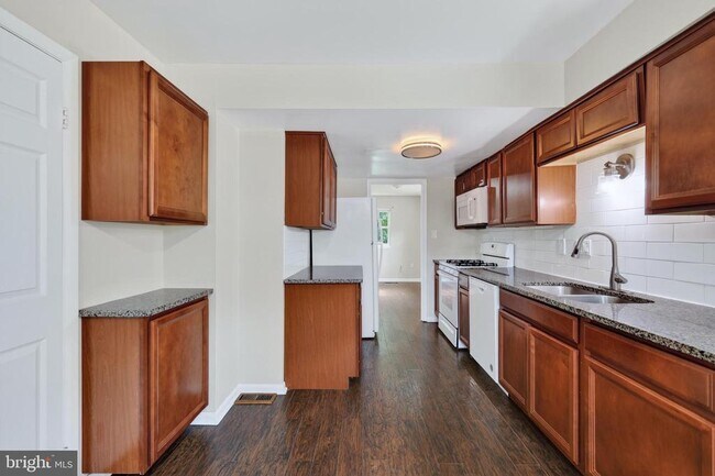 Foto del edificio - 15063 Cherrydale Dr
