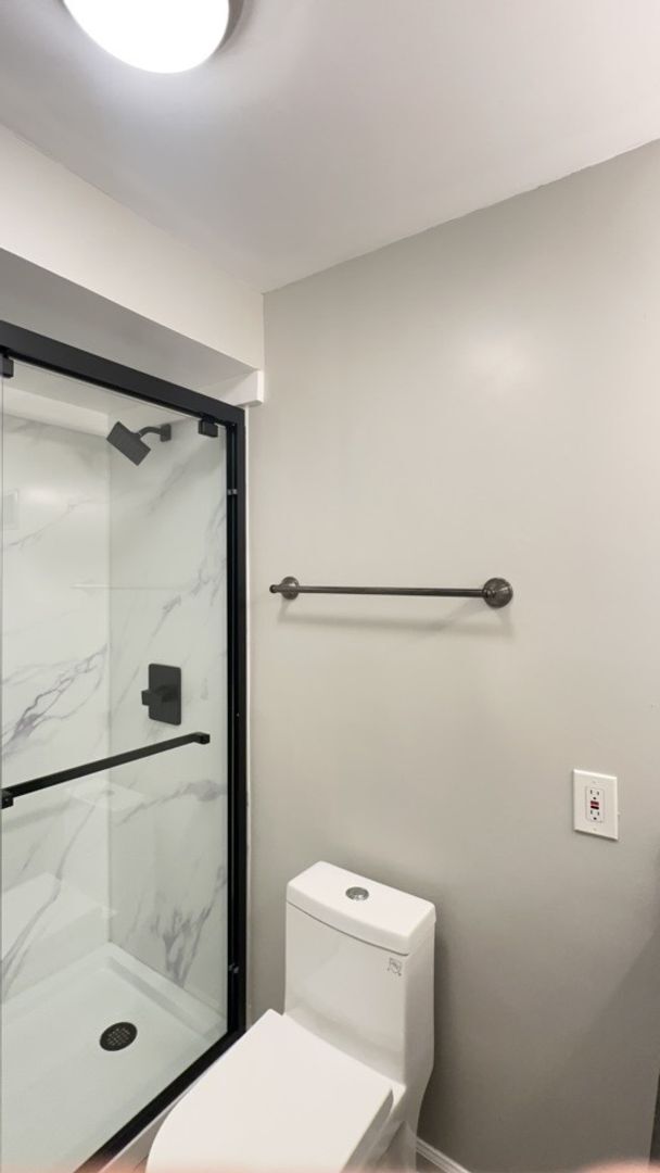 Foto del edificio - University Towers- FURNISHED 1bd/1ba Apartment #611 Available for Fall 2025!