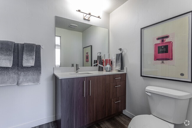 2BR, 2BA - Temperate - Axio 8400