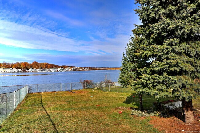 Foto del edificio - 800 Quinnipiac Ave