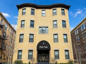 Building Photo - 9 Park Vale