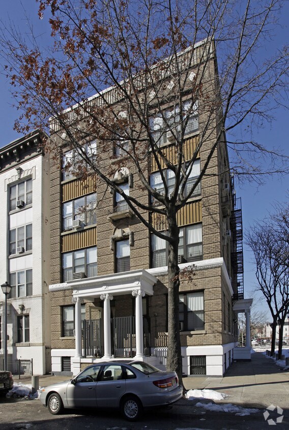 Primary Photo - 37 Monticello Ave