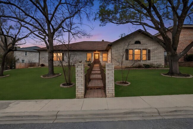 Foto del edificio - Spacious 4/2.5 in Northwest Crossing