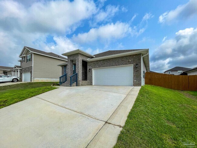 Building Photo - 5598 Guinevere Ln