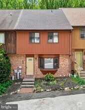 Building Photo - 49 Helios Ct