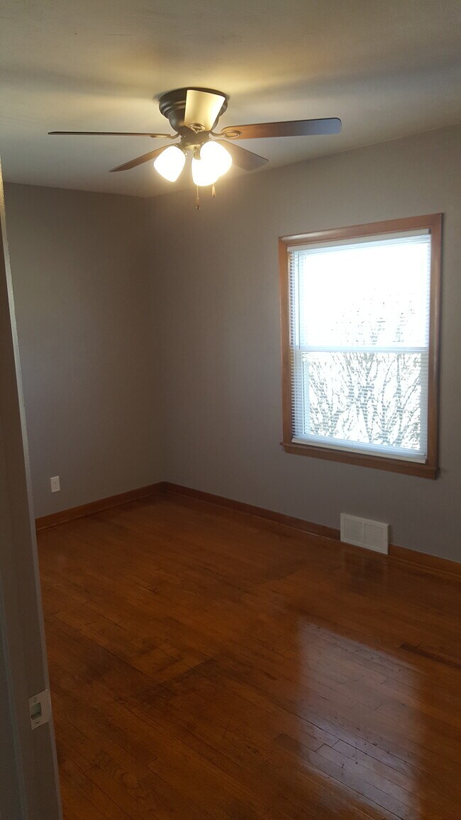 Foto del edificio - 2034 N Lincoln Ave
