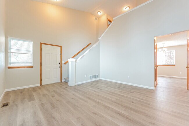 Building Photo - 17029 Hastings Ave