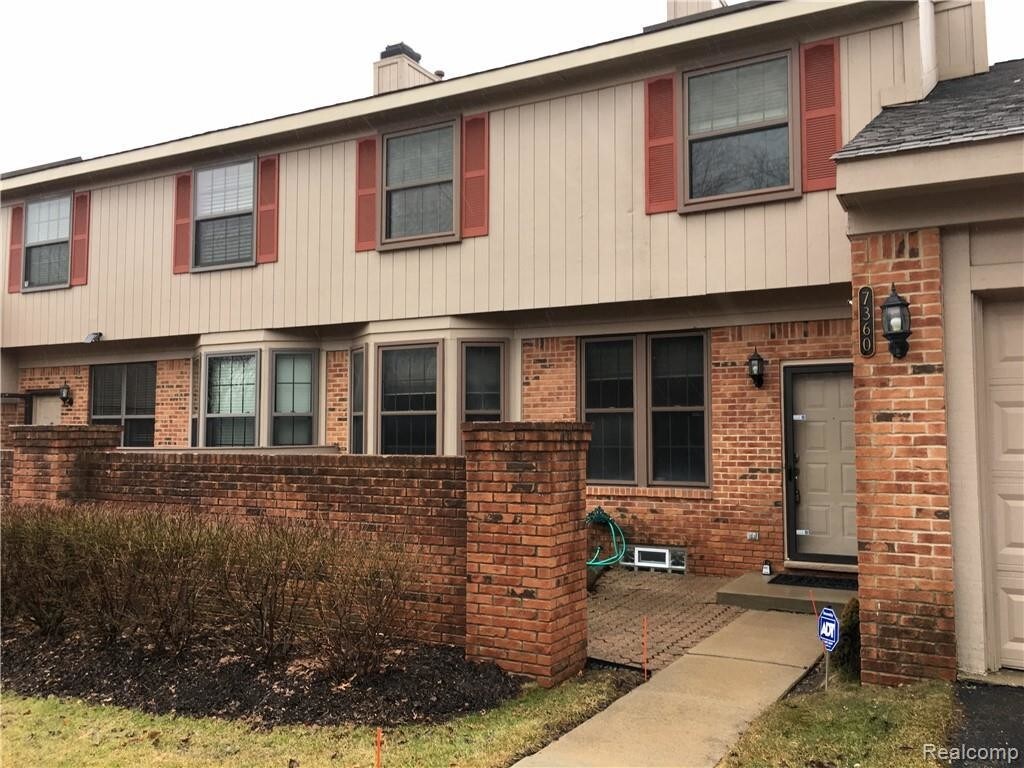 Primary Photo - 7360 Meadowridge Dr