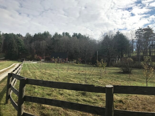Foto del edificio - 1046 County Rd