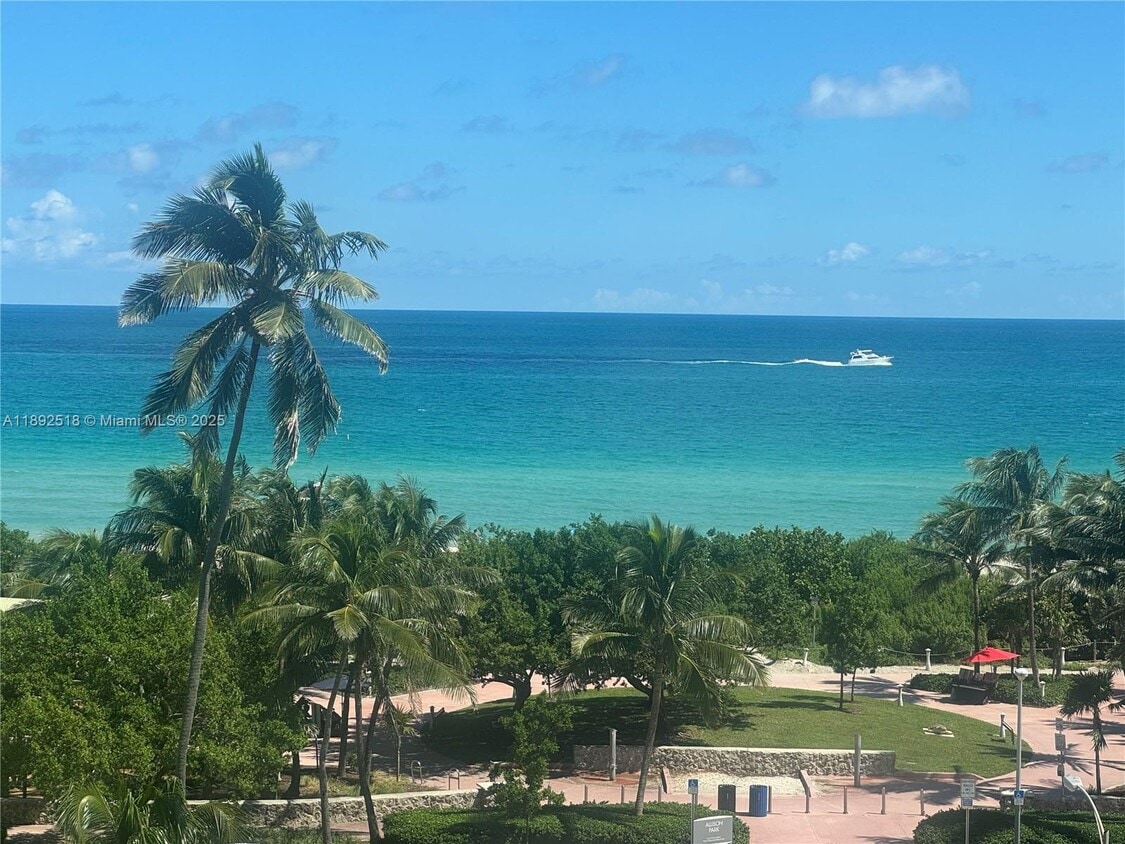 Primary Photo - 6450 Collins Ave