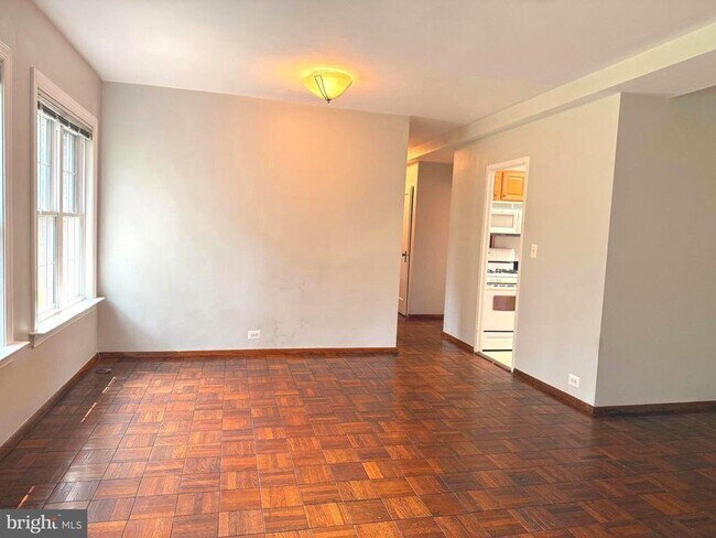 Foto del edificio - 3211 Ravensworth Pl