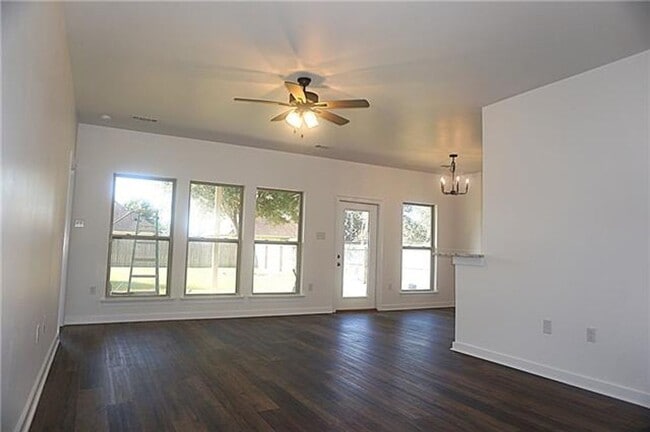 Foto del edificio - 3 Bedroom, 2 Bath Home