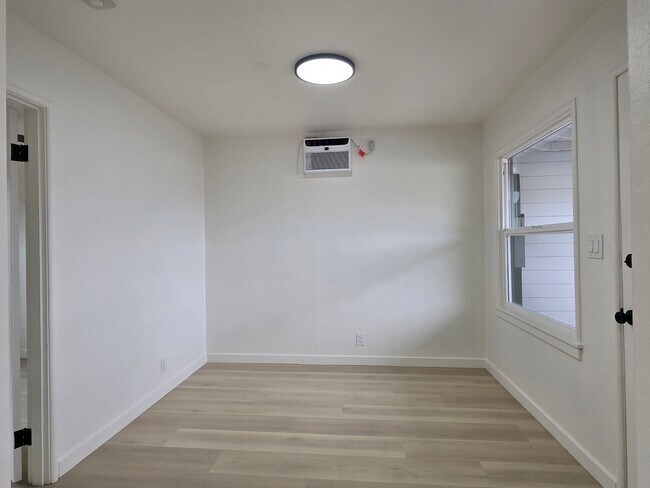 Foto del edificio - 675 Johanna Ave