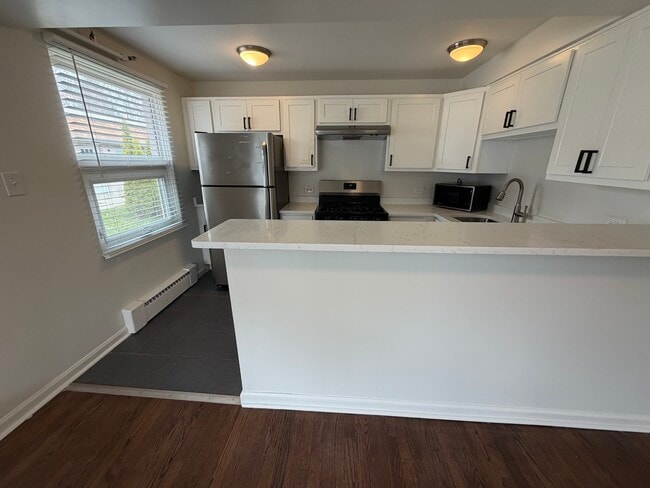 Building Photo - 26 E Washington Ave