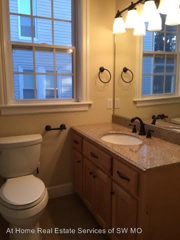 Foto del edificio - 737 S Pickwick Ave