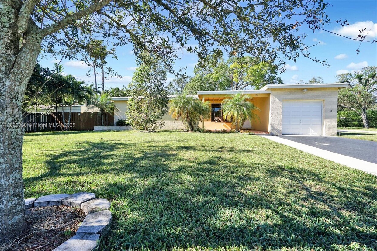 Foto principal - 1601 Riverland Rd