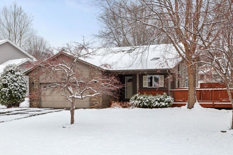 908 Gramsey Pl, Burnsville, MN 55306 House Rental in Burnsville, MN