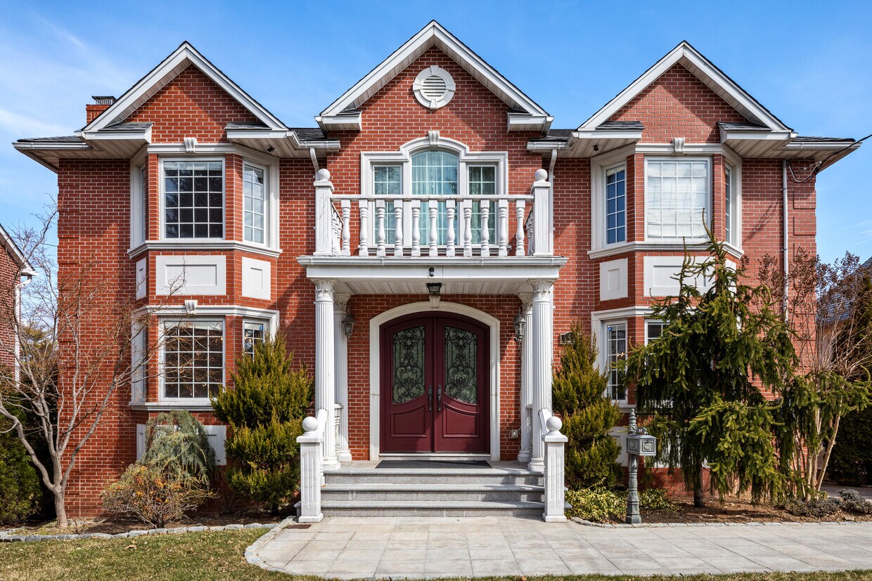 Primary Photo - 45 Nassau Rd