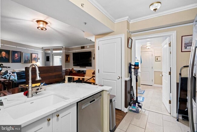 Foto del edificio - 555 Massachusetts Ave NW