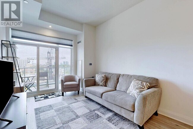 Building Photo - 3220 Sheppard Ave E