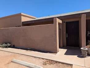 Building Photo - 1477 E 27th Ave