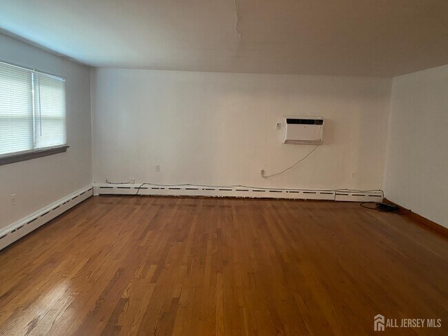 Building Photo - 123 Highland Ave