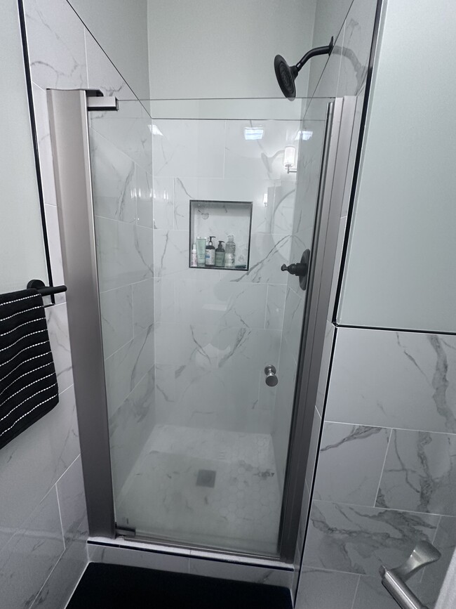 Building Photo - 105 Deer Park Rd