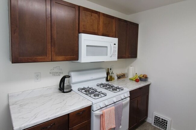 Building Photo - 1307 Rochefontaine Ct