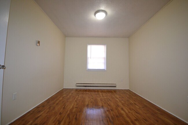Foto del edificio - Bolivar MO 1 Bed, 1 Bath Apartment