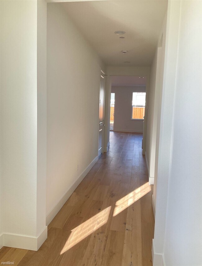 Foto del edificio - 4 br, 3 bath House - 2715 4th Avenue