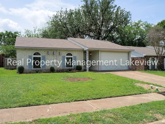 Photo - 534 Oldbridge Dr House