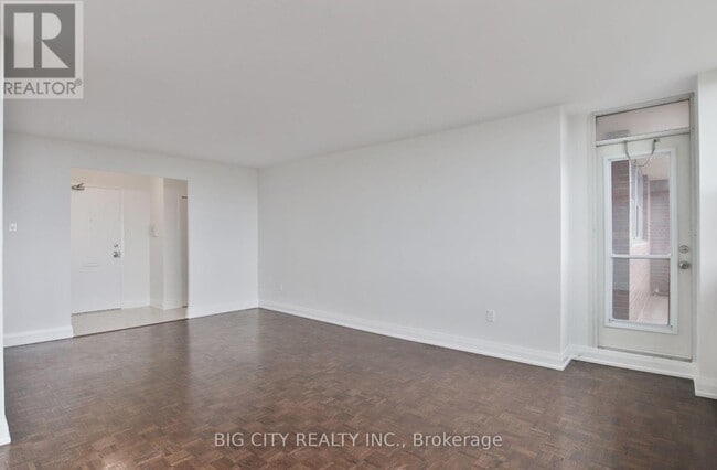 Photo du bâtiment - 185 Shaughnessy Blvd