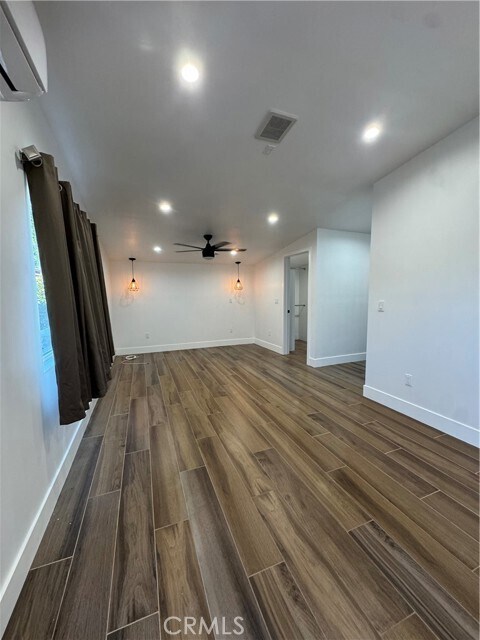 Building Photo - 6439 Graves Ave