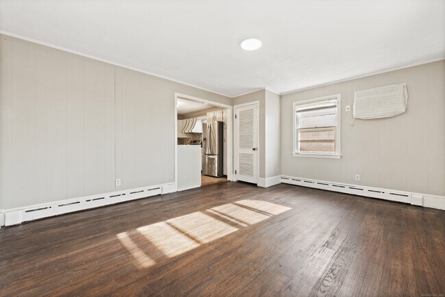 Building Photo - 30 Doran St