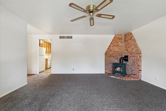 Building Photo - 6190 N Shandee Dr