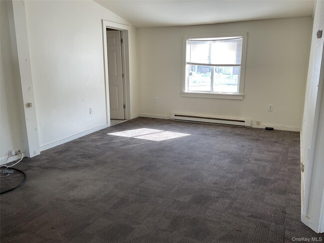 Building Photo - 1114-1114 NY-94