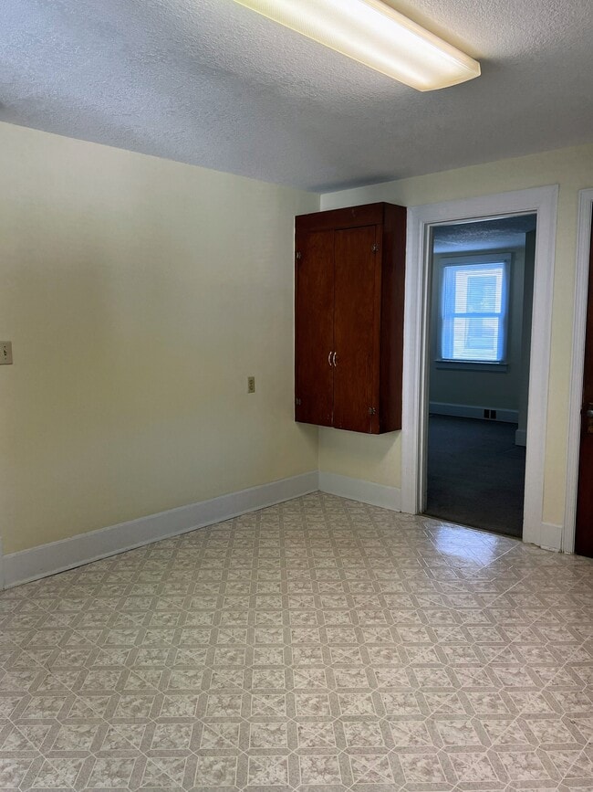 Building Photo - 41 Bowers Ave