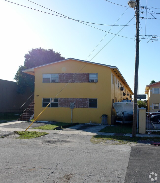 Building Photo - 584 NW 65th St