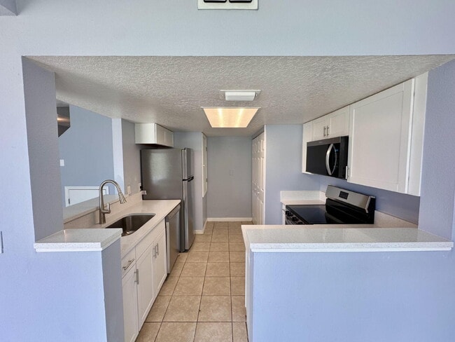 For Rent – Recently Renovated 3 Bed / 2 Ba... - For Rent – Recently Renovated 3 Bed / 2 Ba... Apartment