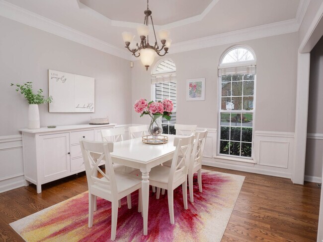 Foto del edificio - 10245 Rougemont Ln