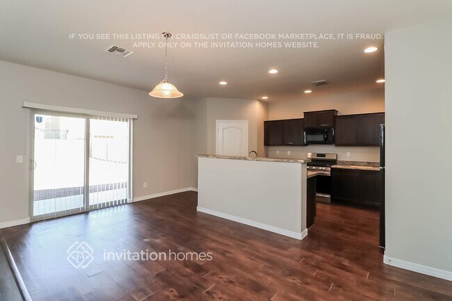 Foto del edificio - 8226 W Wood Ln