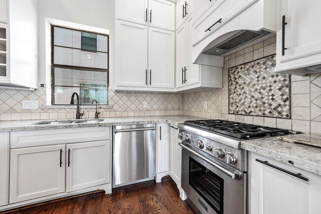 Foto del edificio - 5733 Winsome Ln