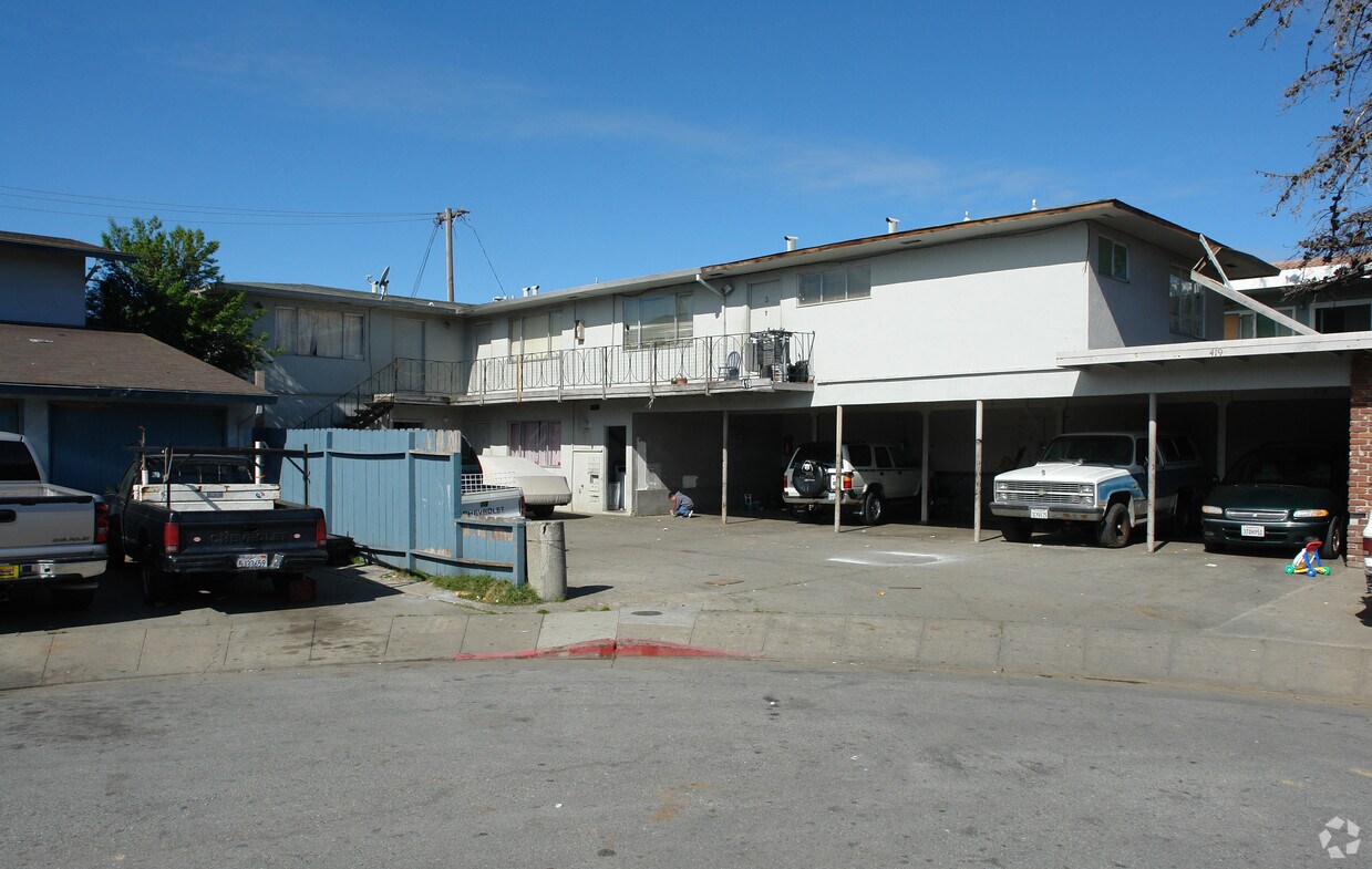 Building Photo - 419 Rogell Ave