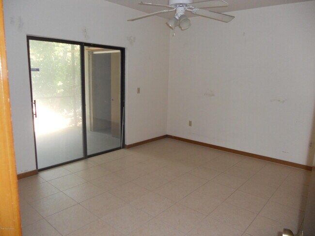 Foto del edificio - 870 N Cocoa Blvd