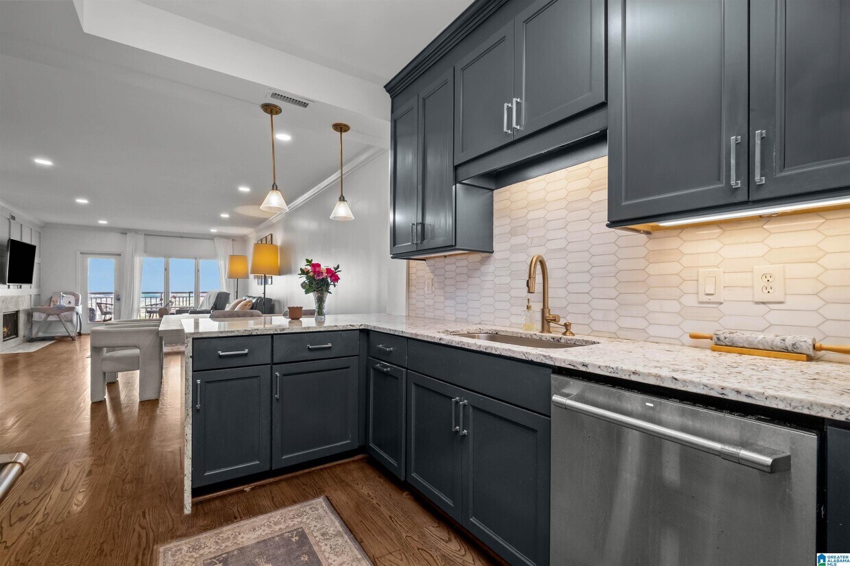 Foto principal - 2600 Arlington Ave S